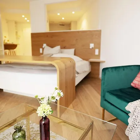 Lägenhetshotell Artroom Boarding 4*