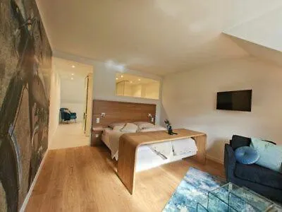 Artroom Boarding Aparthotel